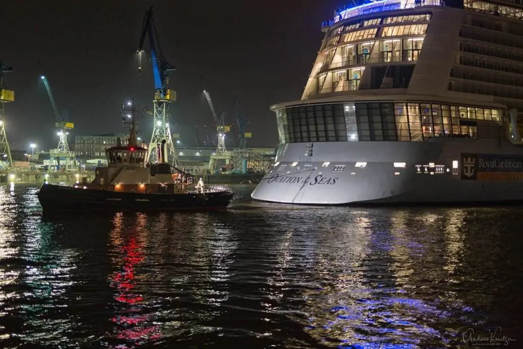 Eindocken der Ovation of the Seas