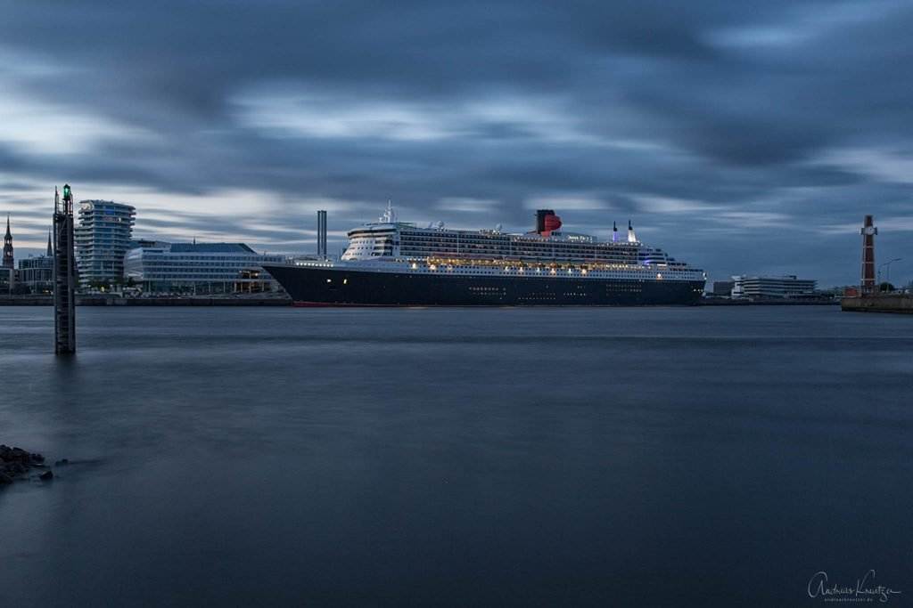 Queen Mary 2 - 0614 -III