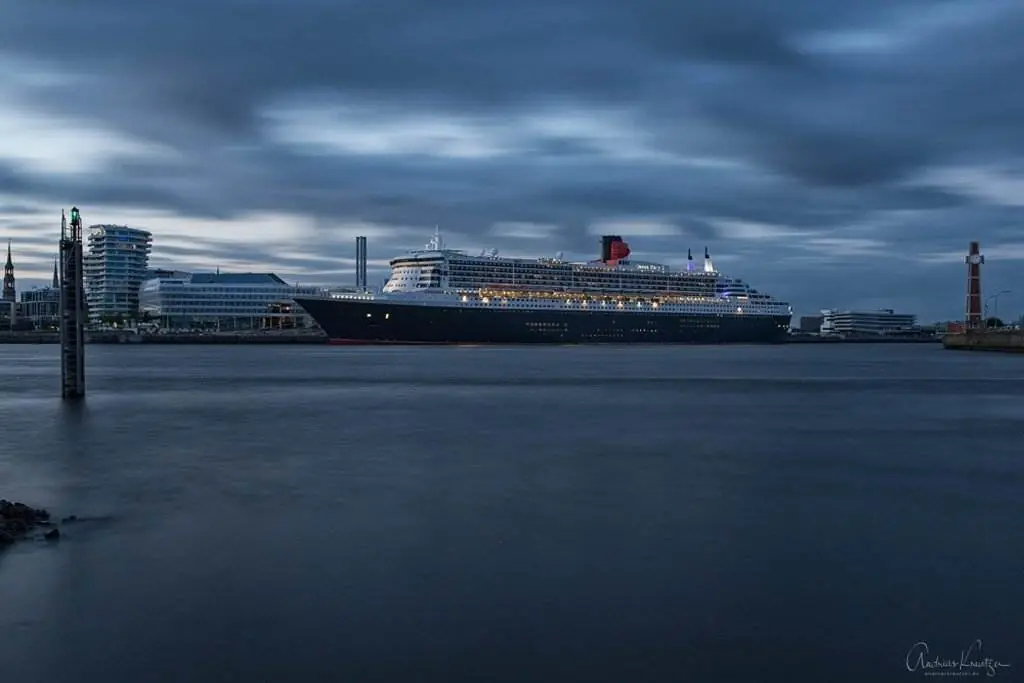 Queen Mary 2 - 0614 -III