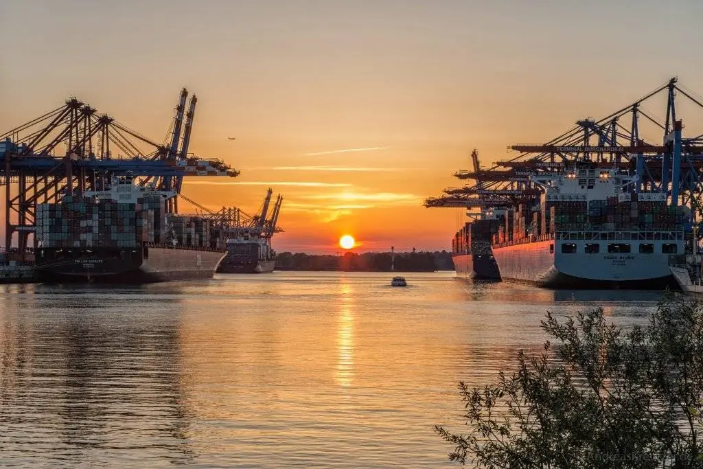 Sonnenuntergang am Waltershofer Hafen