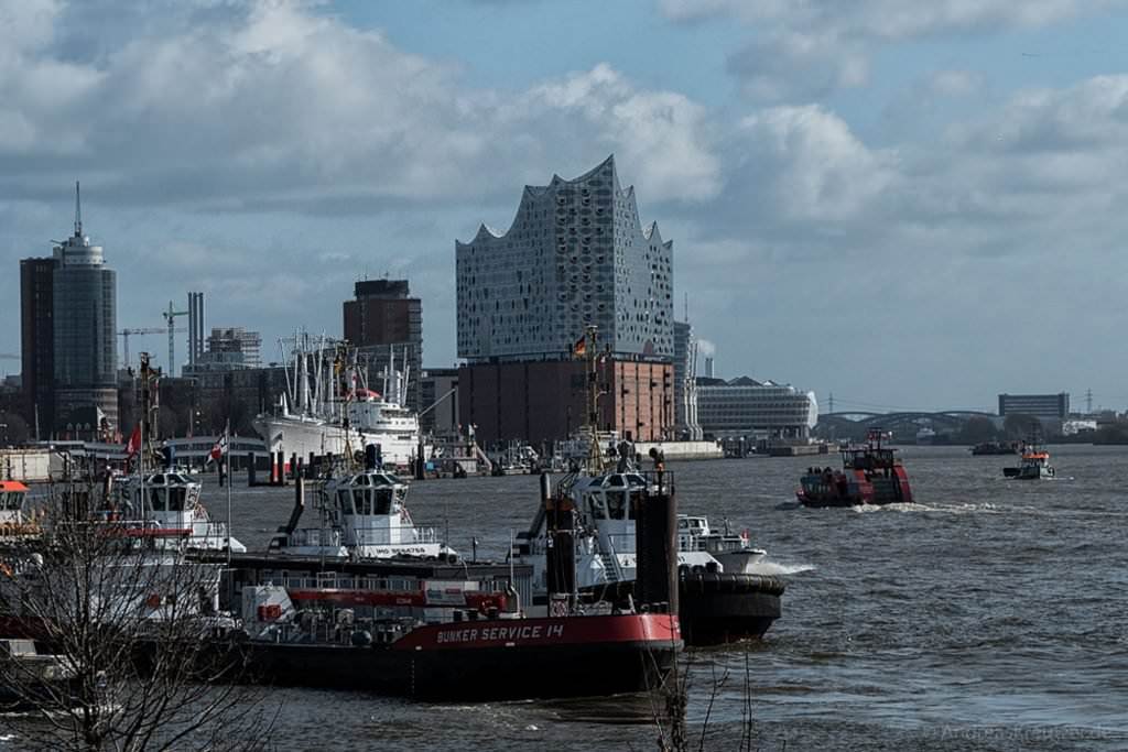 Blick auf die Elbphilharmonie