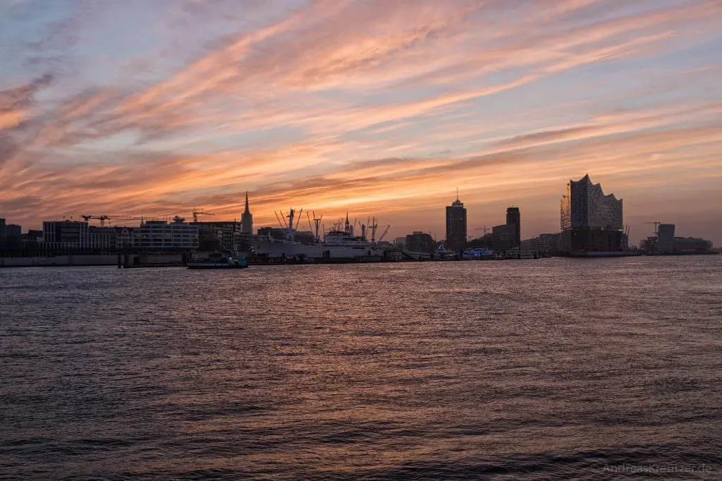 Morgens am Hamburger Hafen