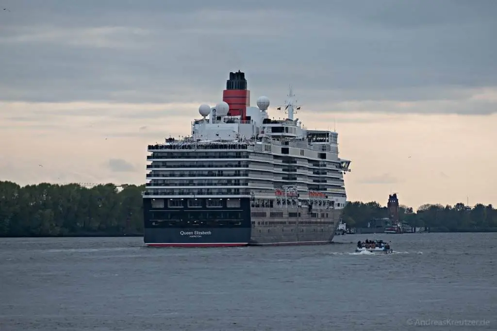 Queen Elizabeth in Hamburg