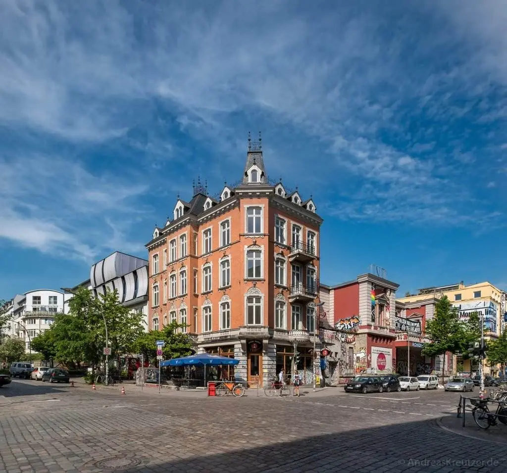 Schulterblatt mit Roter Flora
