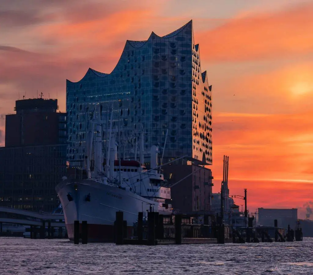 Elbphilharmonie am Morgen