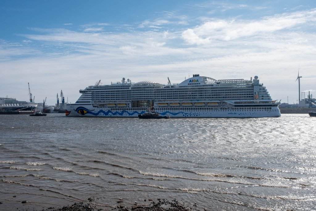 AIDAperla Erstanlauf in Hamburg