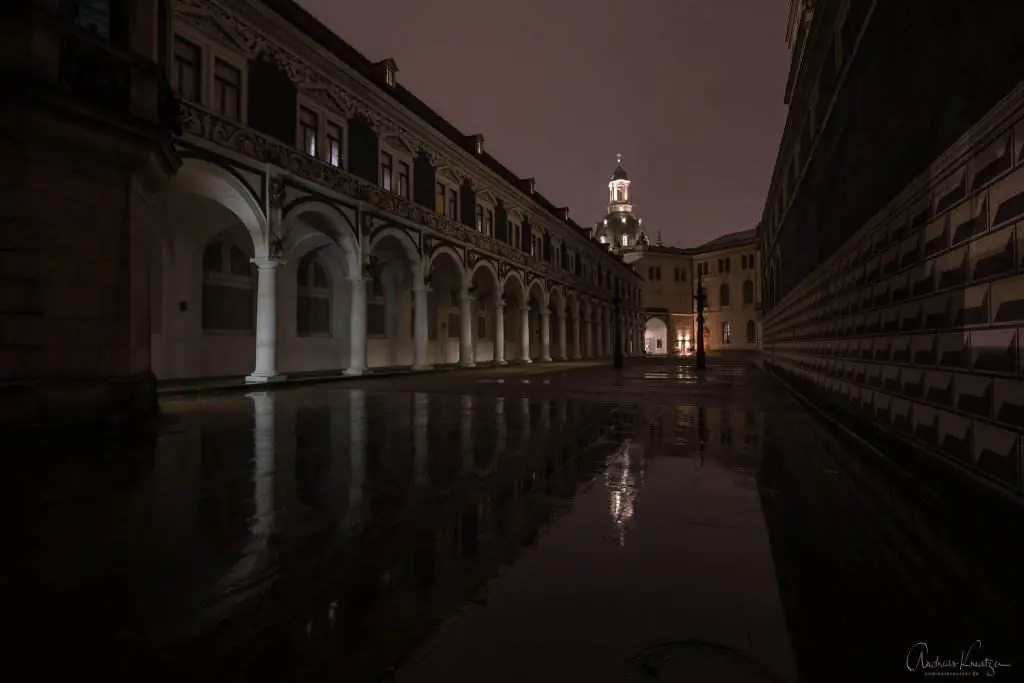Stallhof in Dresden bei Nacht
