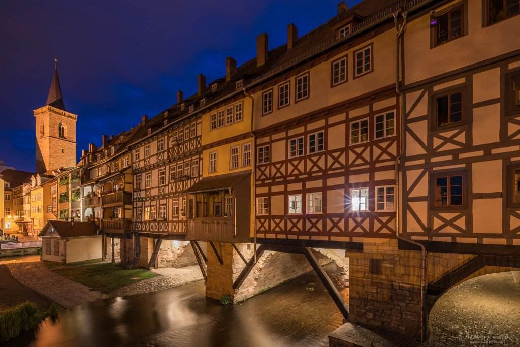 Krämerbrücke in Erfurt zur blauen Stunde