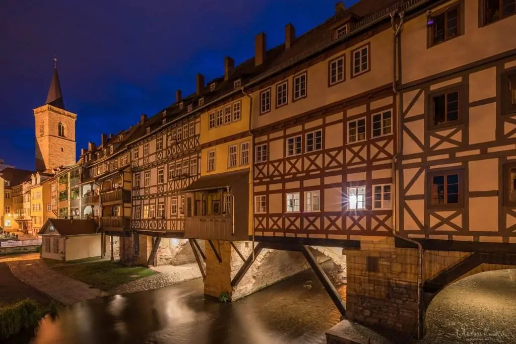 Krämerbrücke in Erfurt zur blauen Stunde