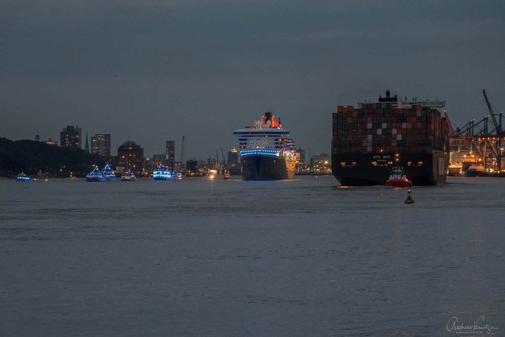 Queen Mary 2 10 Jahre Blue Port