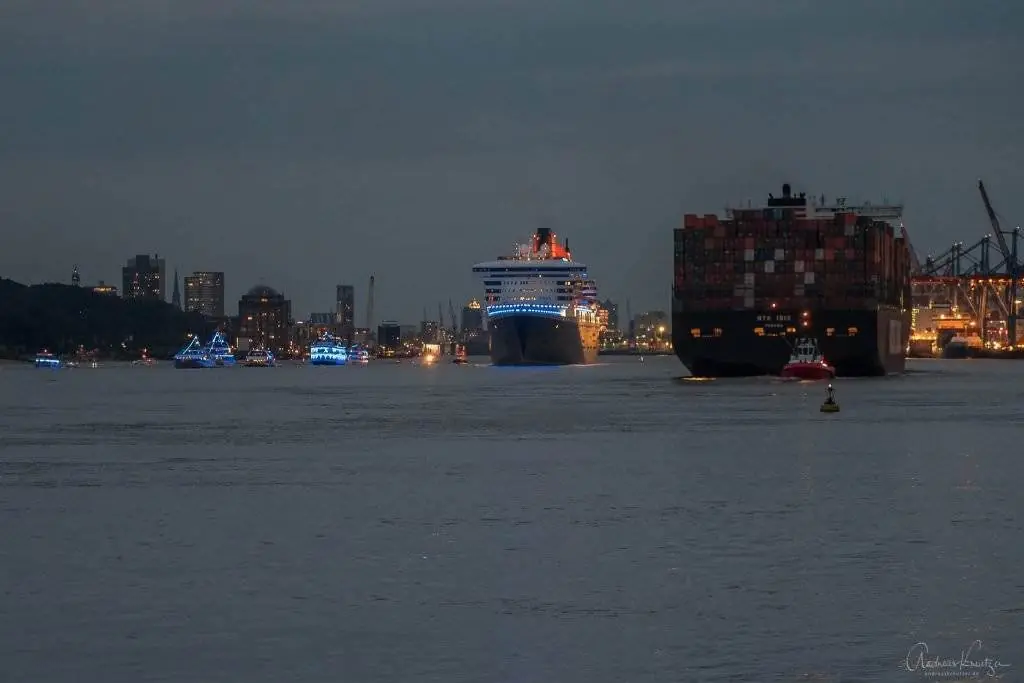 Queen Mary 2 10 Jahre Blue Port