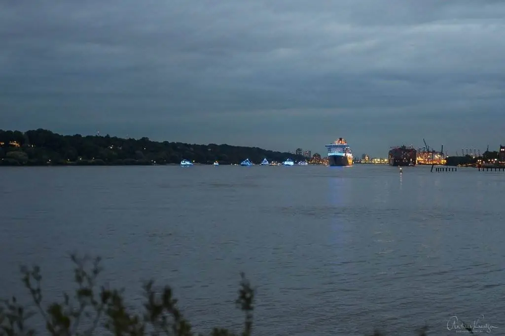 Queen Mary 2 10 Jahre Blue Port