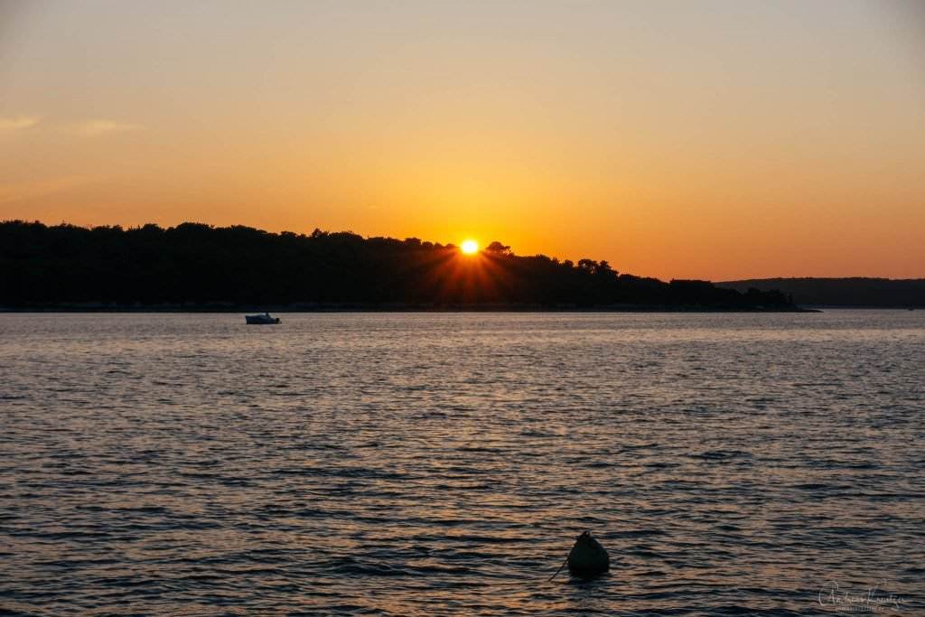 Sonnenuntergang über Otocic Koludarac in Kroatien