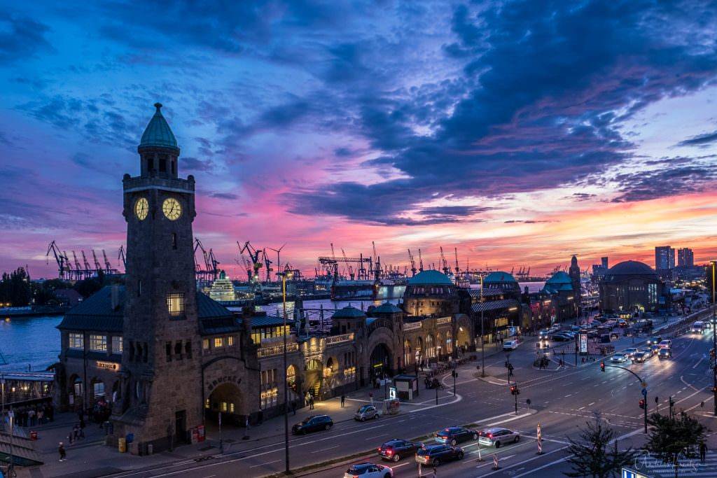 Sonnenuntergang am Hamburger Hafen