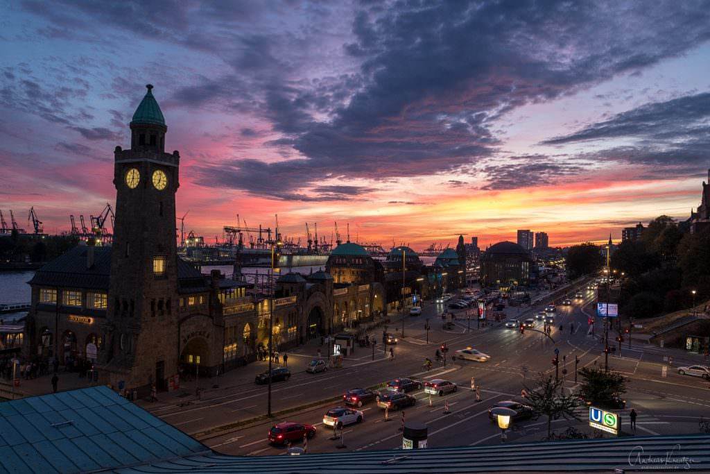 Sonnenuntergang am Hamburger Hafen