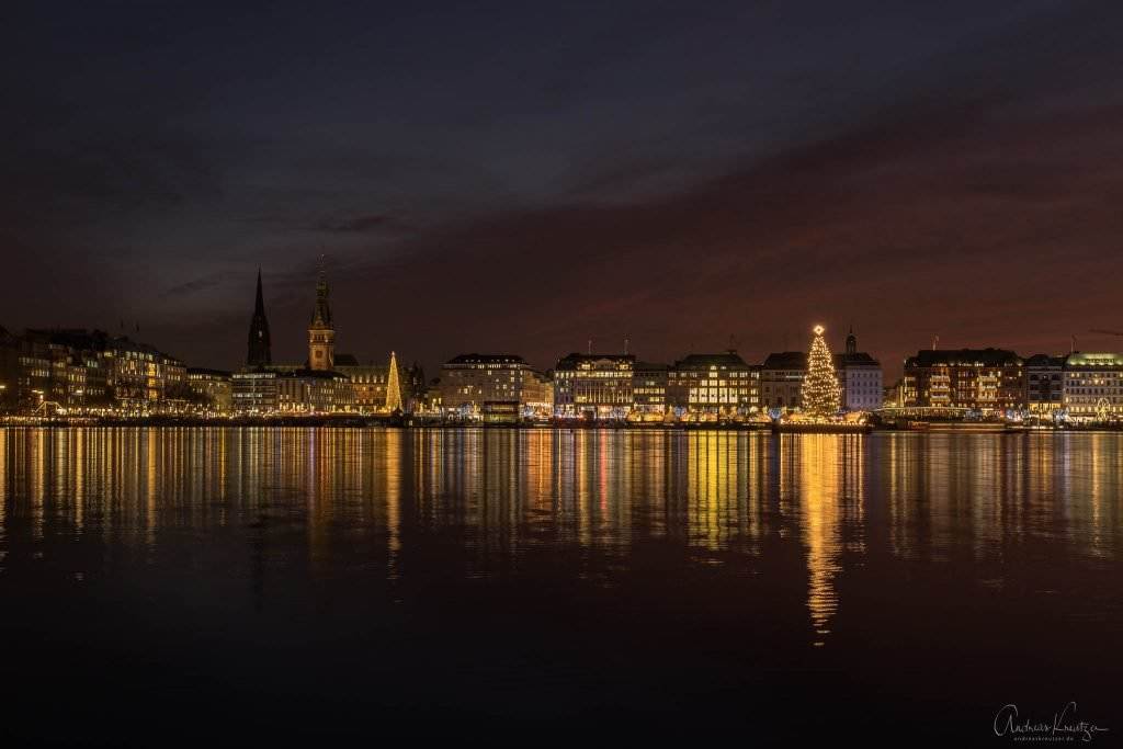 Hamburger Binnenalster mit Alstertanne