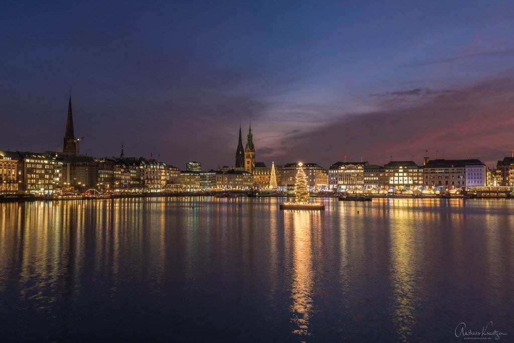 Hamburger Binnenalster mit Alstertanne