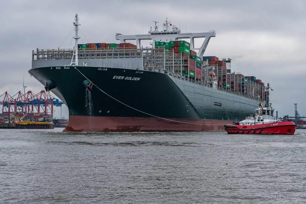 Containerschiff Ever Golden