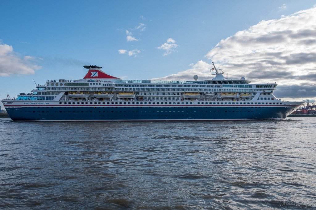 Kreuzfahrtschiff Balmoral in Hamburg