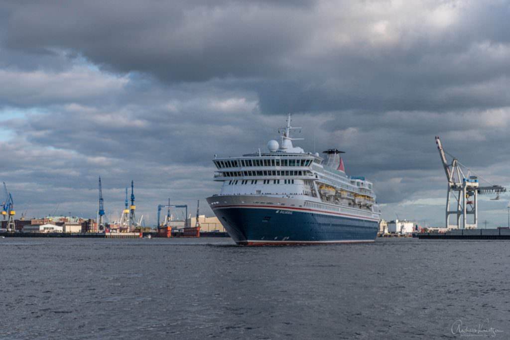 Kreuzfahrtschiff Balmoral in Hamburg