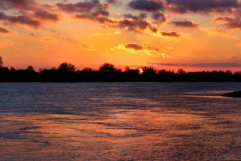 Abends an der Elbe IX