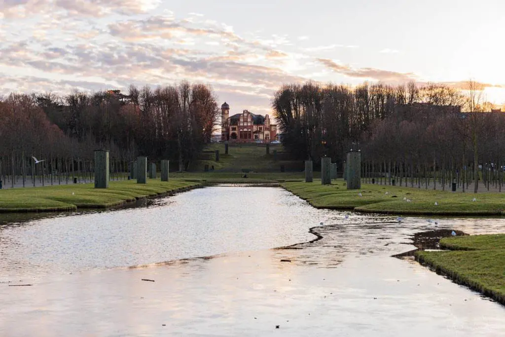 Blick vomn Schlosspark auf das Altes Offizierskasino