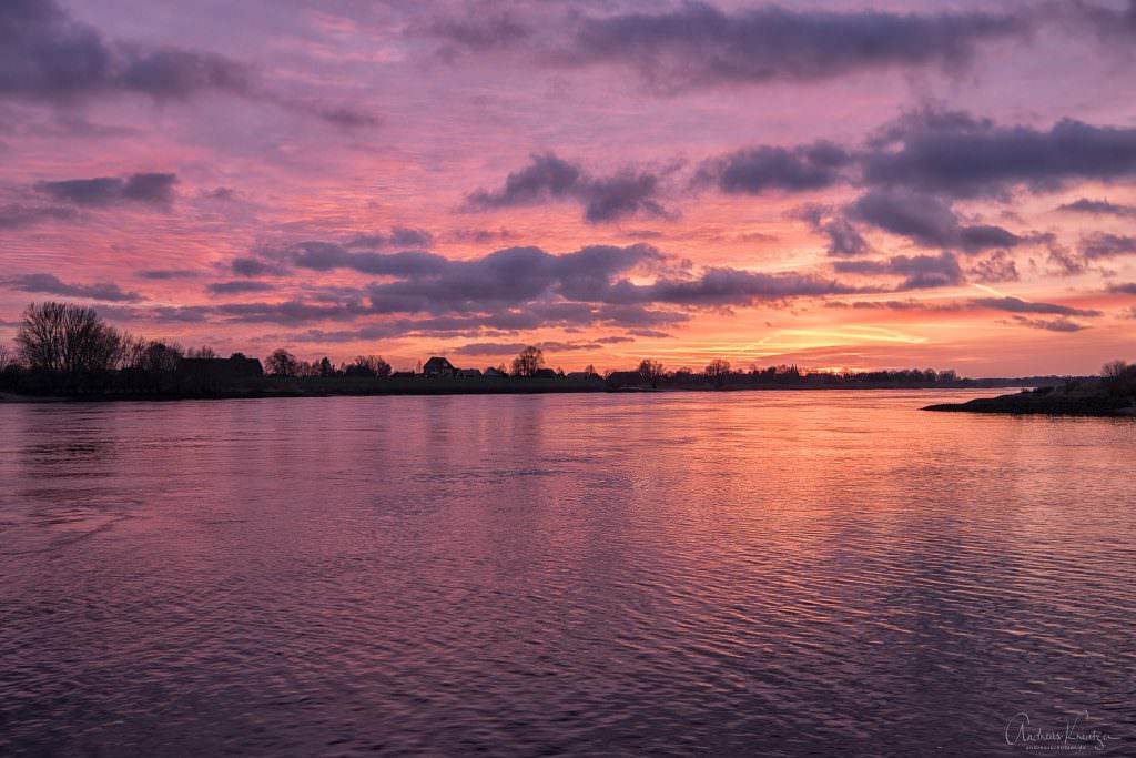 Sonnenuntergang an der Elbe 291214 II