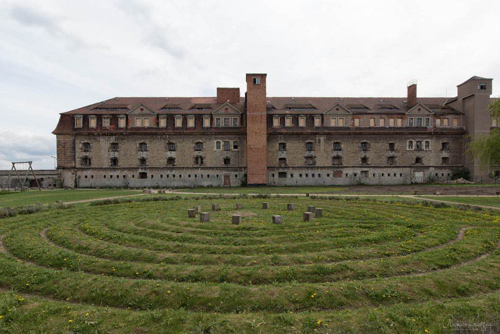 Zitadelle Petersberg II