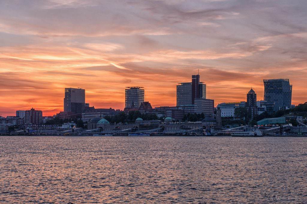 Sonnenuntergang an den Landungsbrücken