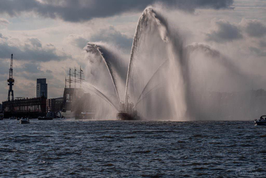 Rückkehr der historische Viermastbark "Peking" nach Hamburg
