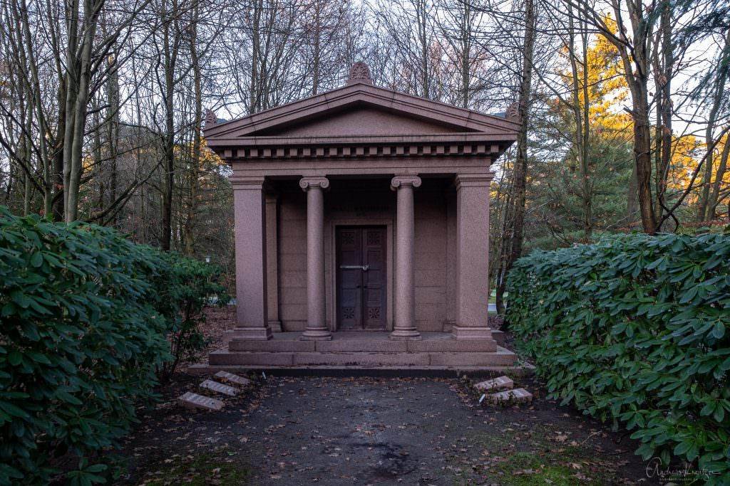 Mausoleum / Grabstelle Familie Stupakoff
