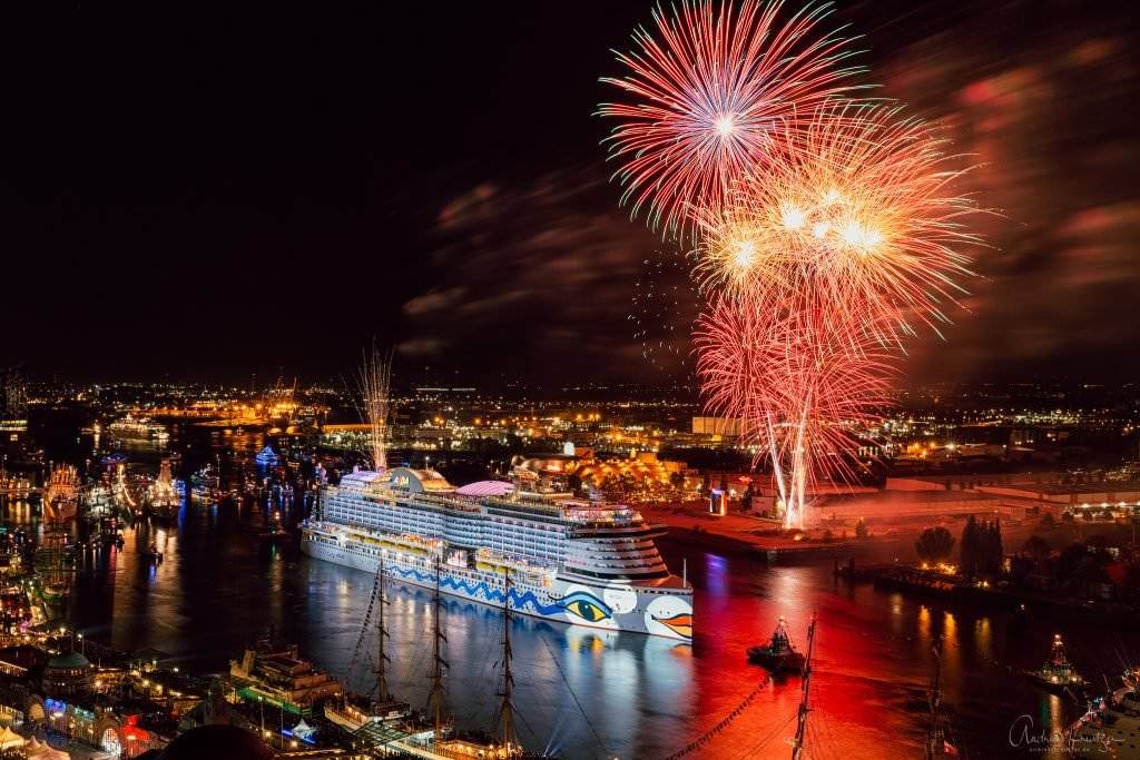 AIDA Feuerwerk am 827. Hafengeburtstag VII