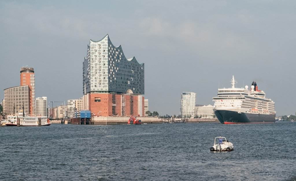 Elbphilharmonie und Queen Elisabeth III