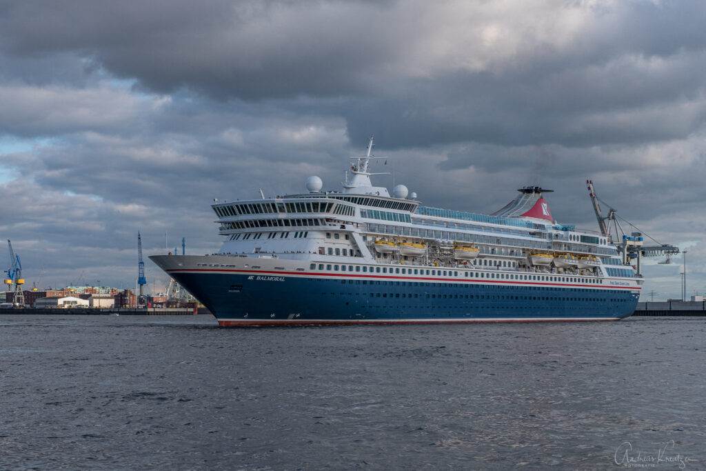 Kreuzfahrtschiff Balmoral in Hamburg