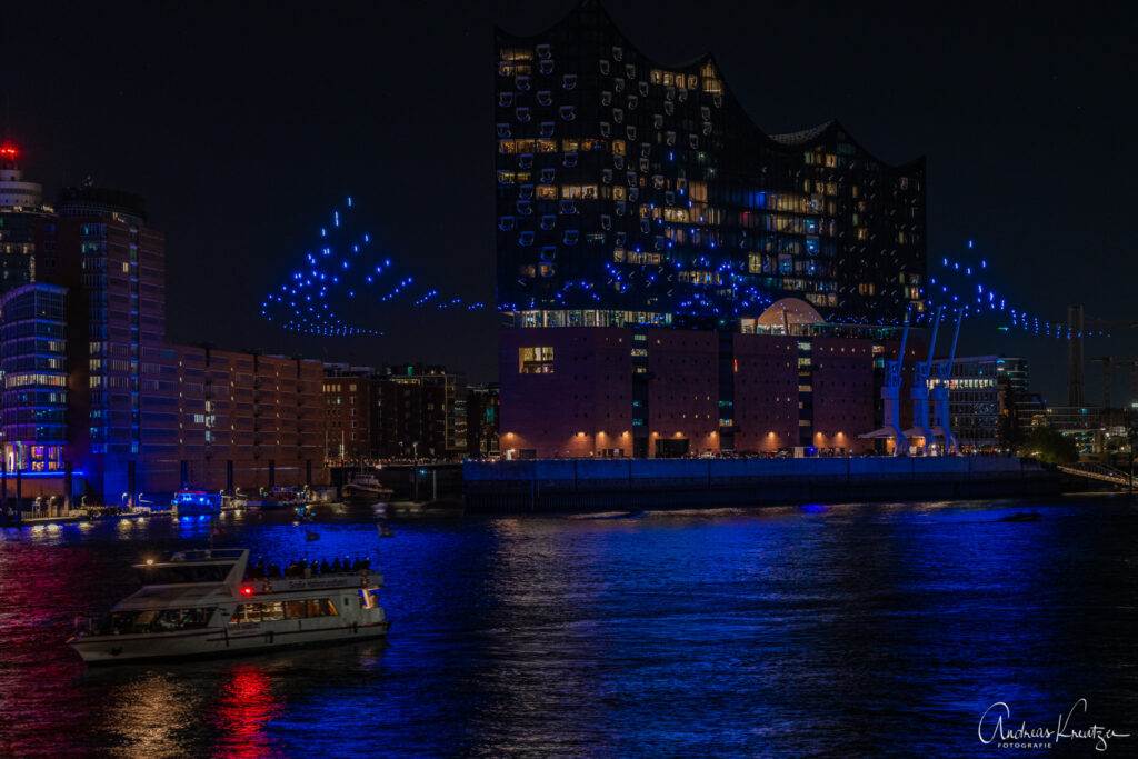 Geburtstag der Elbphiharmonie mit Drohnenshow