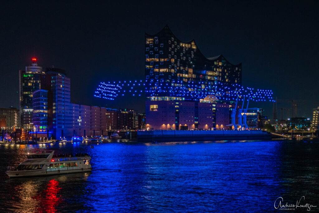 Geburtstag der Elbphiharmonie mit Drohnenshow