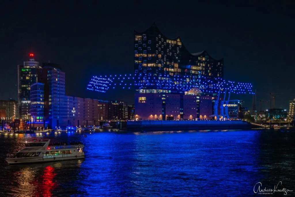 Geburtstag der Elbphiharmonie mit Drohnenshow