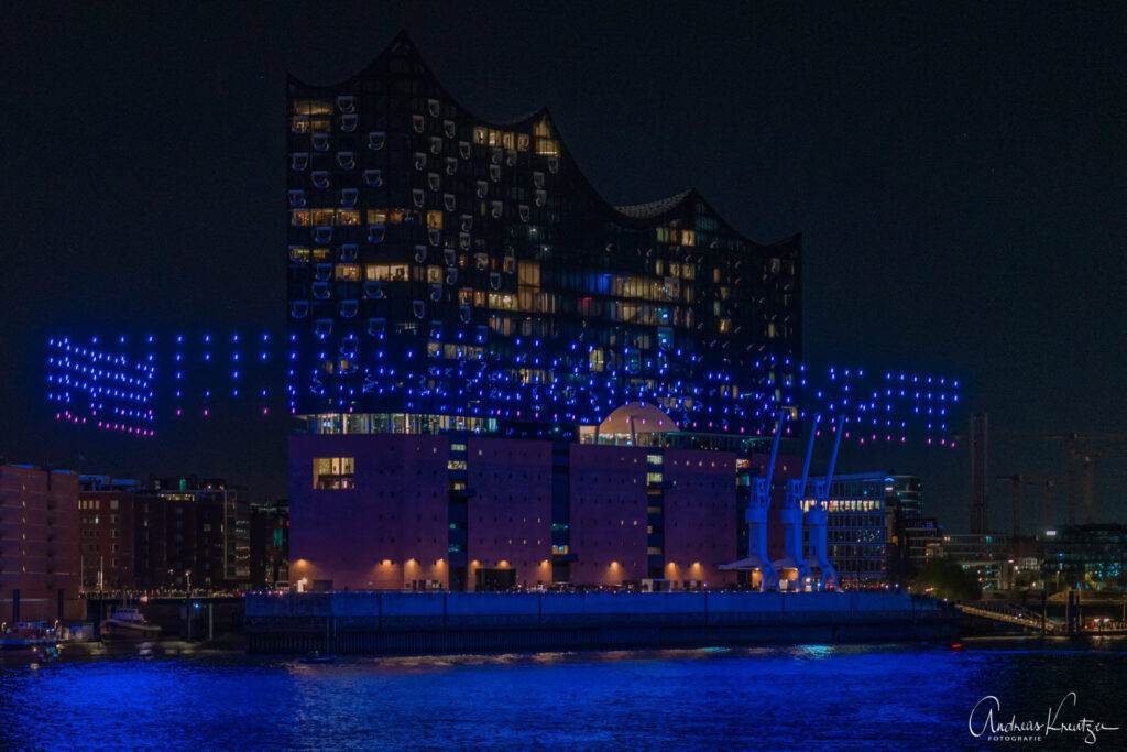 Geburtstag der Elbphiharmonie mit Drohnenshow