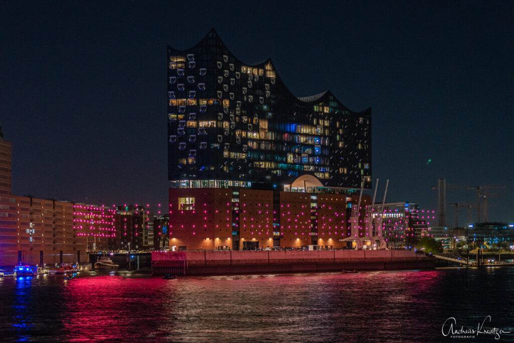 Geburtstag der Elbphiharmonie mit Drohnenshow