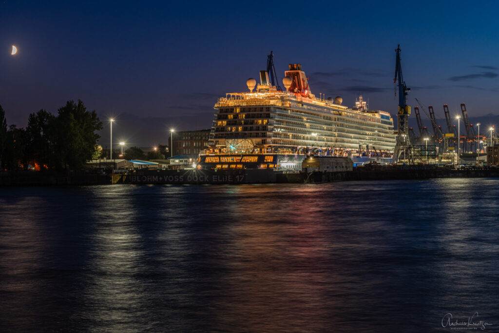 Mein Schiff 3 im Dock Elbe 17 von Blohm & Voss
