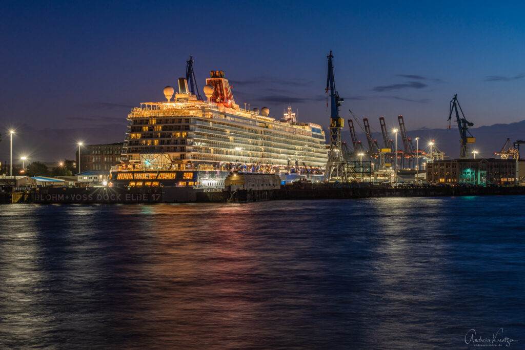 Mein Schiff 3 im Dock Elbe 17 von Blohm & Voss