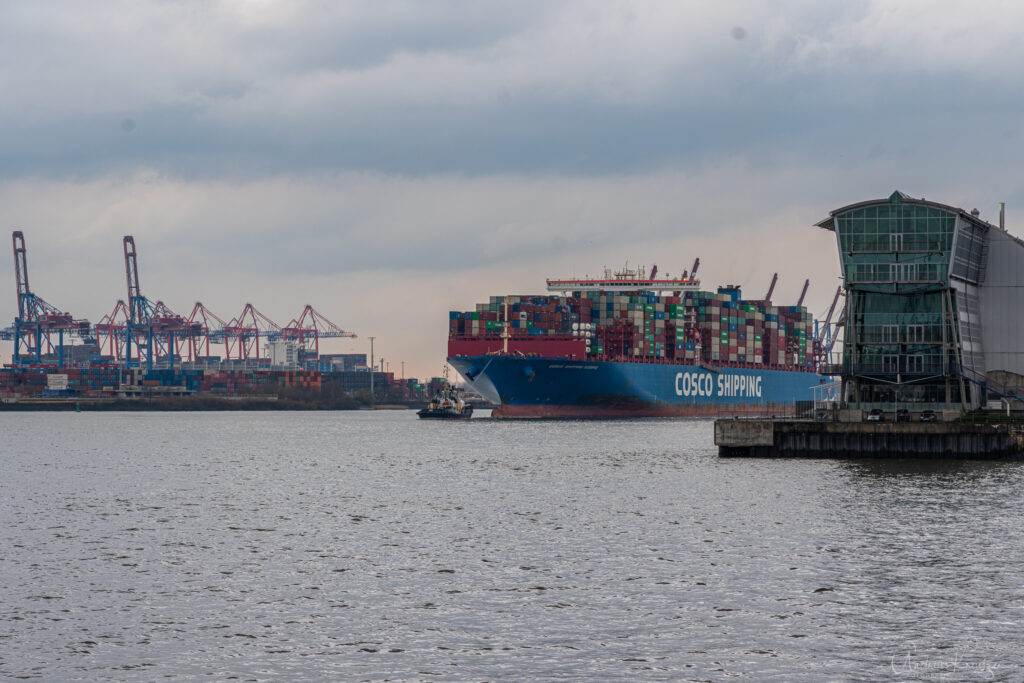 Containerschiff COSCO Scorpio