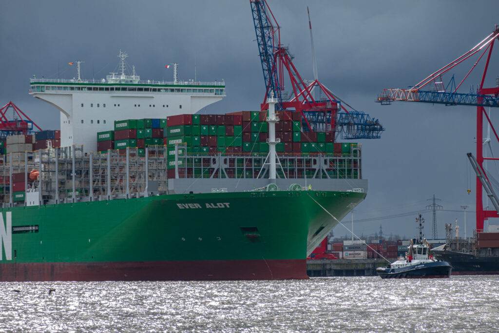 Containerschiff Ever Alot