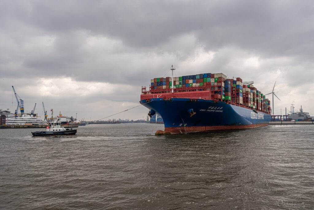 Containerschiff CSCL Pacific Ocean
