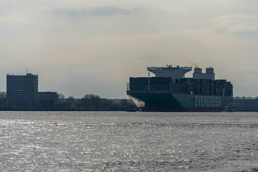 Containerschiff EVER ACT