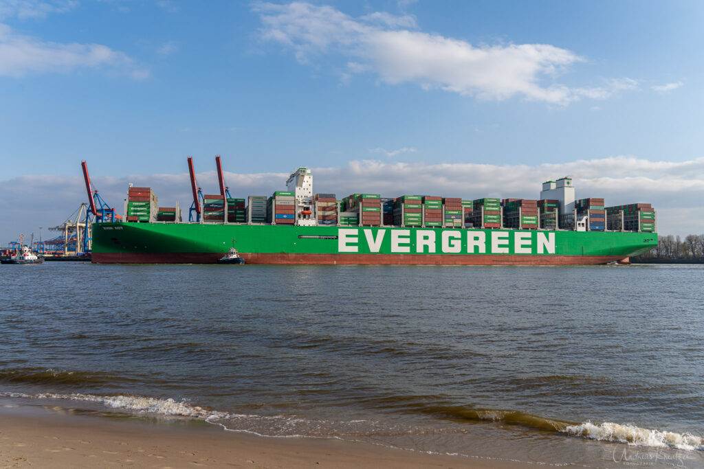 Containerschiff EVER ACT