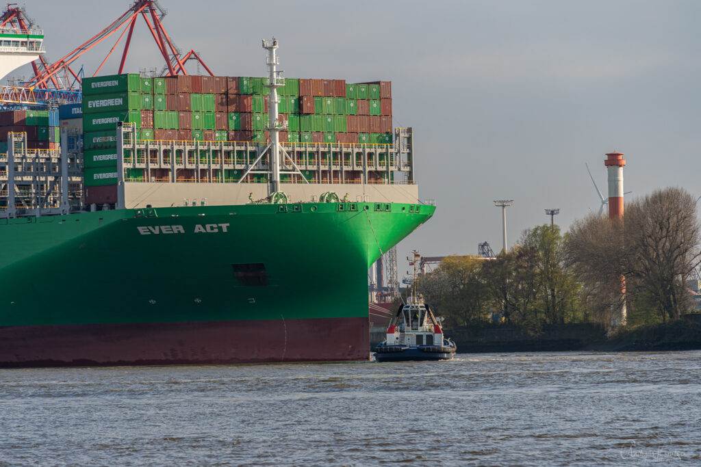 Containerschiff EVER ACT