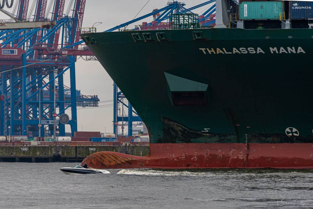 Containerschiff Thalassa Mana