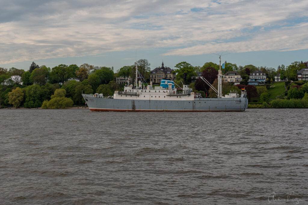 Auslaufparade vom 834. Hafengeburtstag