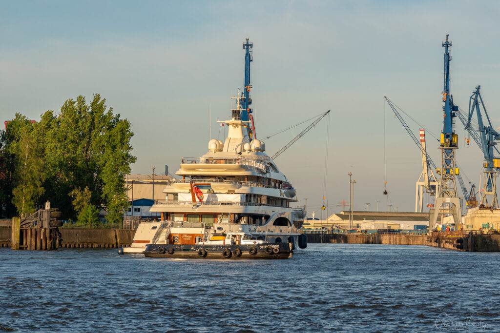 Luxusyacht ALAIYA